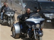 Bóng đá anh, ngoại hạng anh, lịch thi đấu euro 2012, Thủ tướng Nga Putin “cưỡi” Harley dự hội chợ xe